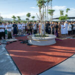 Umat muslim melaksanakan shalat Idul Adha di RTH Huntap Talise, Palu, Sulawesi Tengah, Senin (17/6/2024). (bmzIMAGES/Basri Marzuki)