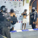 Tim Jaguar Tadulako memeriksa sejumlah warga yang diindikasikan akan menganggu ketertiban, Jumat (4/7/2025). (Foto: Humas Polresta Palu)